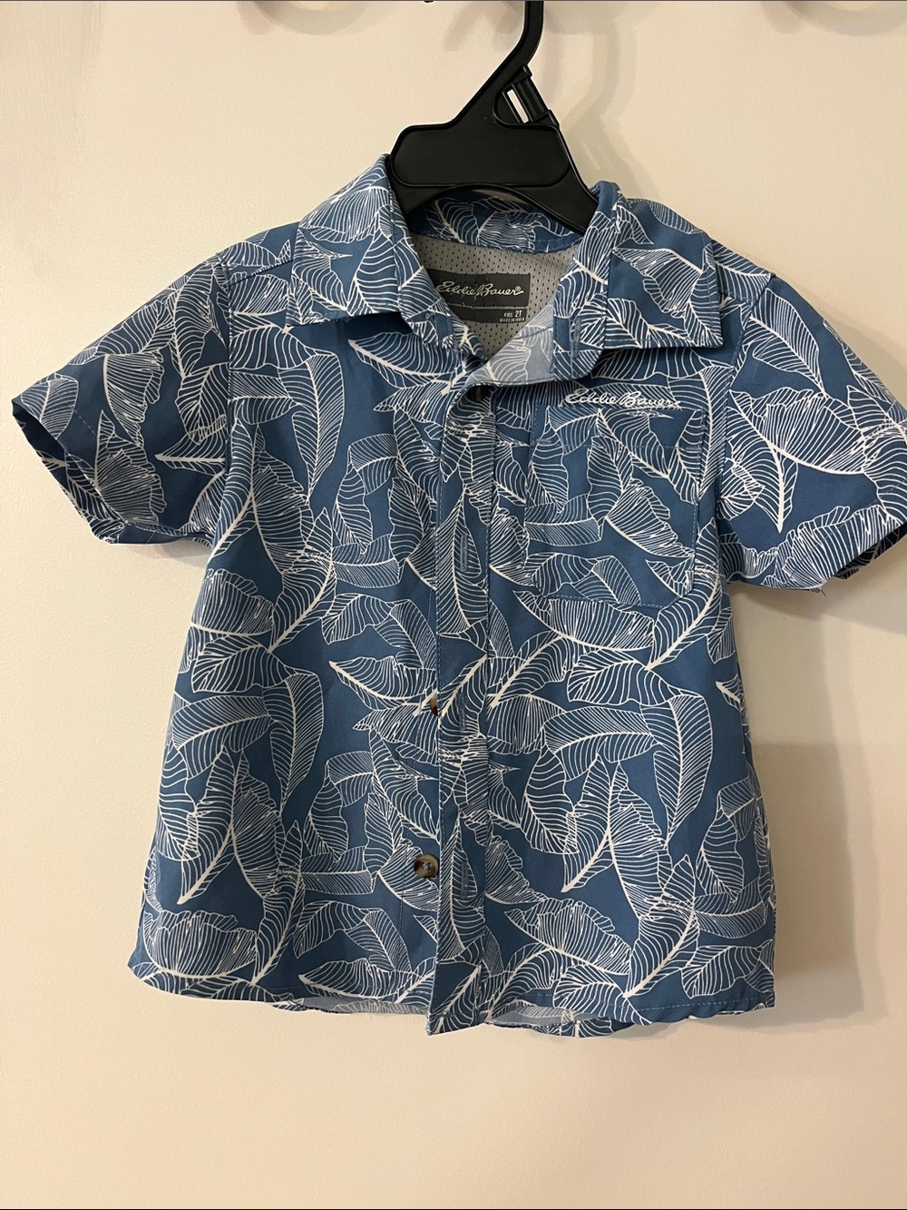 Kids 2T Eddie Bauer Blue and White Leaf-Print Short-Sleeve Button-Down